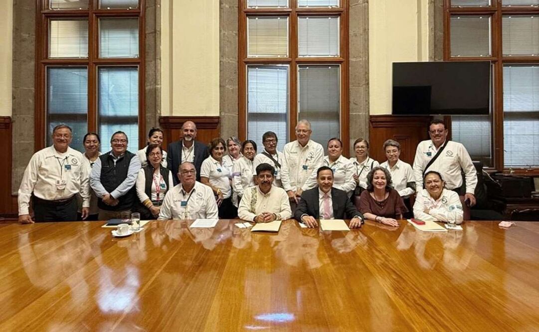 Ministros reciben en instalaciones de la Corte a jubilados del IMSS integrantes del Movimiento Social Jubilados en Pie de Lucha este lunes 22 de septiembre de 2025. Foto: Especial