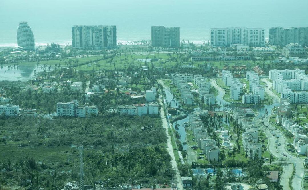La gobernadora de Guerrero, Evelyn Salgado, realizó un sobrevuelo sobre las distintas zonas afectadas de Acapulco. Foto: Especial