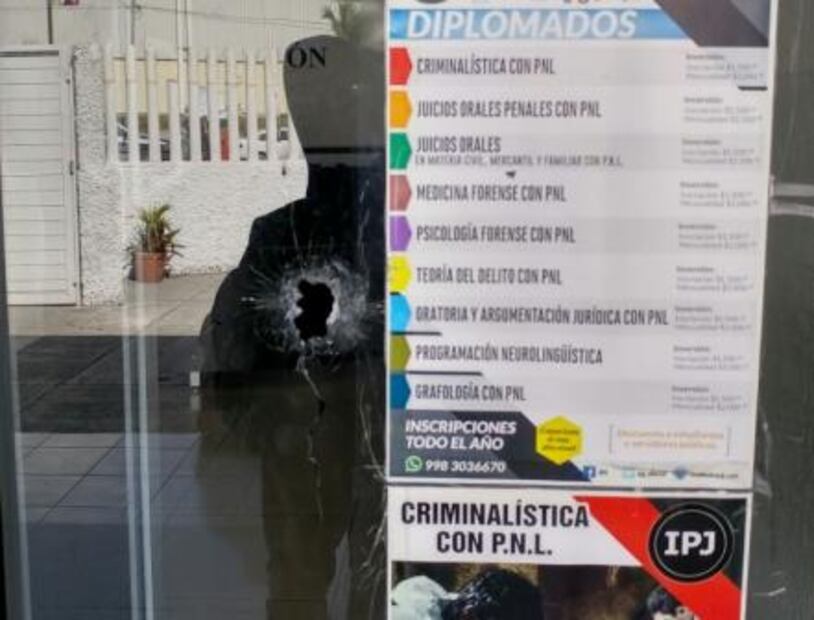 Despiden con honores a policía fallecido en ataque a Fiscalía en Cancún