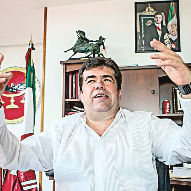 Se pelean por los restos del PRI