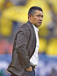 Las críticas fortalecen a Nacho Ambriz