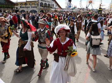 Reportan 8 heridos por accidente de montaña rusa en Fiesta de la Cerveza en Múnich