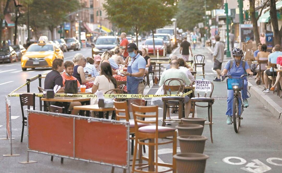 La avenida Columbus, en Nueva York. Los estados de California, Texas, Arizona y Nevada volvieron a registrar ayer cifras récord de nuevos casos por coronavirus. Foto: PETER FOLEY. EFE