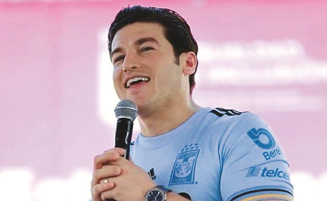 El gobernador Samuel García Sepúlveda firmó ayer el proyecto para dotar al equipo de futbol Tigres de la UANL de un nuevo escenario.