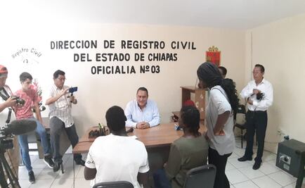 Migrante africana registra a su hijo como “Andrés Manuel López Obrador”