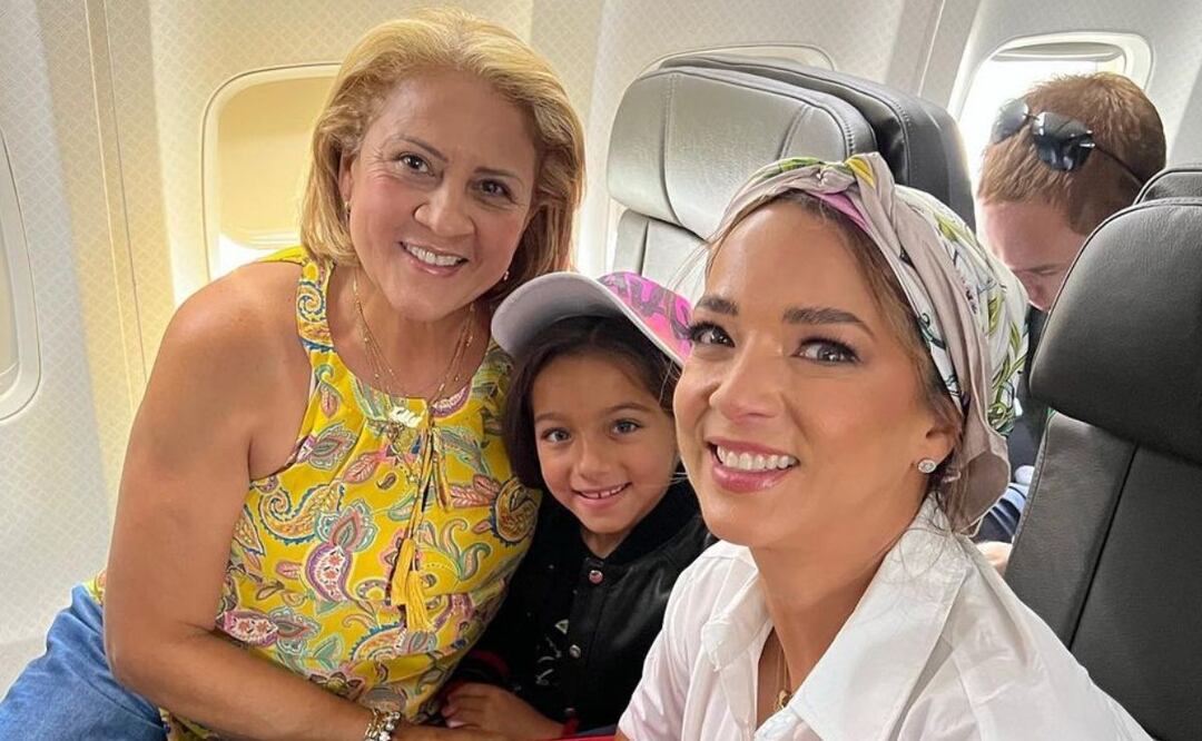 Adamari López y Alaia junto a la nana de la niña, Lillyam Lopera. Fuente: Instagram @lillyamlopera