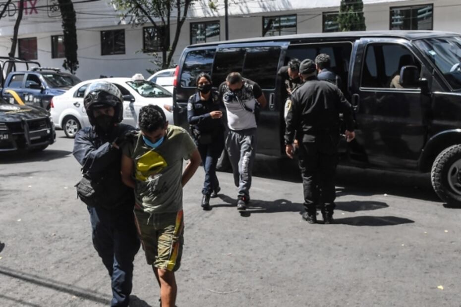 El Foco. Noroña se autoproclama legítimo en San Lázaro