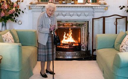 Reina Isabel II suspende reunión de su Consejo Privado por recomendación médica