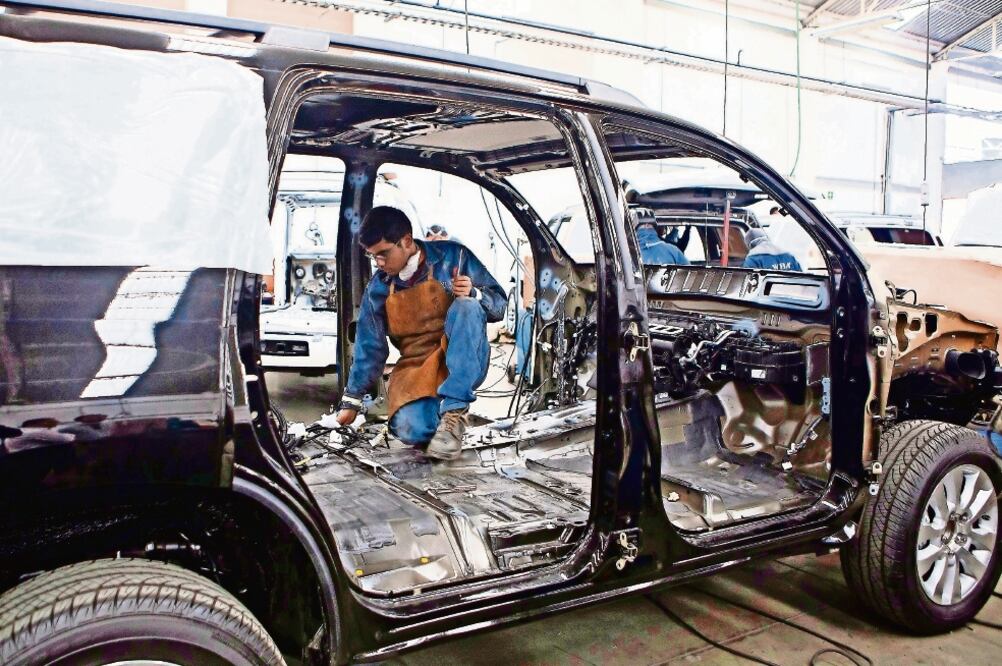 La demanda de blindaje de automóviles ha crecido a consecuencia de la inseguridad en el país, asegura la empresa (ARCHIVO EL UNIVERSAL)