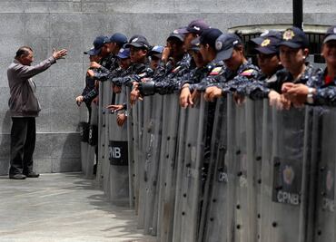 Guardias nacionales y policías despliegan operativo en Asamblea de Venezuela