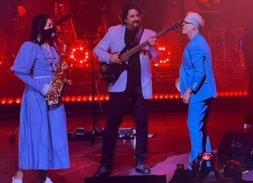 “Cuando nadie me ve”: De qué trata la canción que interpretó la saxofonista María Elena Ríos junto con Alejandro Sanz