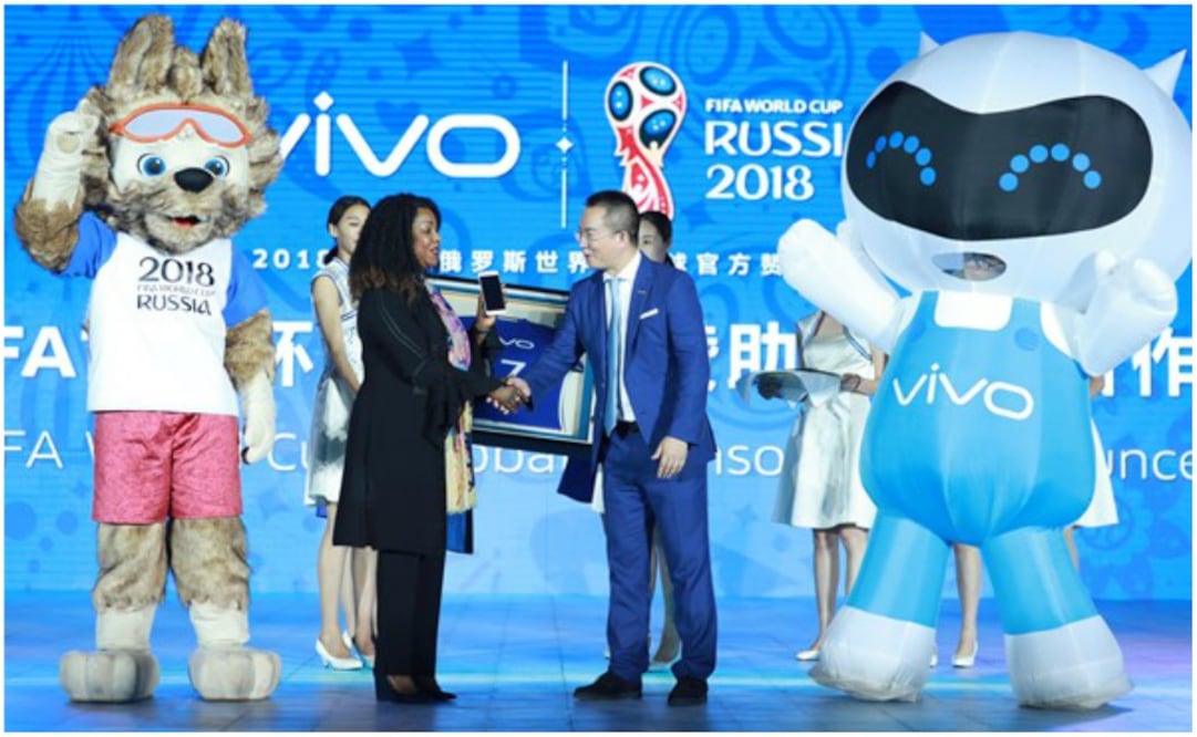 El contrato de patrocinio fue firmado el miércoles en Pekín por el vicepresidente de la empresa china, Xudong Ni, y la secretaria general de la FIFA, Fatma Samoura