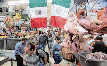 Familias recortan gasto para la cena mexicana