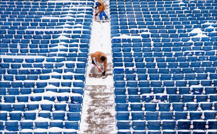 Los Bills de Buffalo piden ayuda a sus aficionados para retirar la nieve de las gradas; ¿Cuánto les pagarán?
