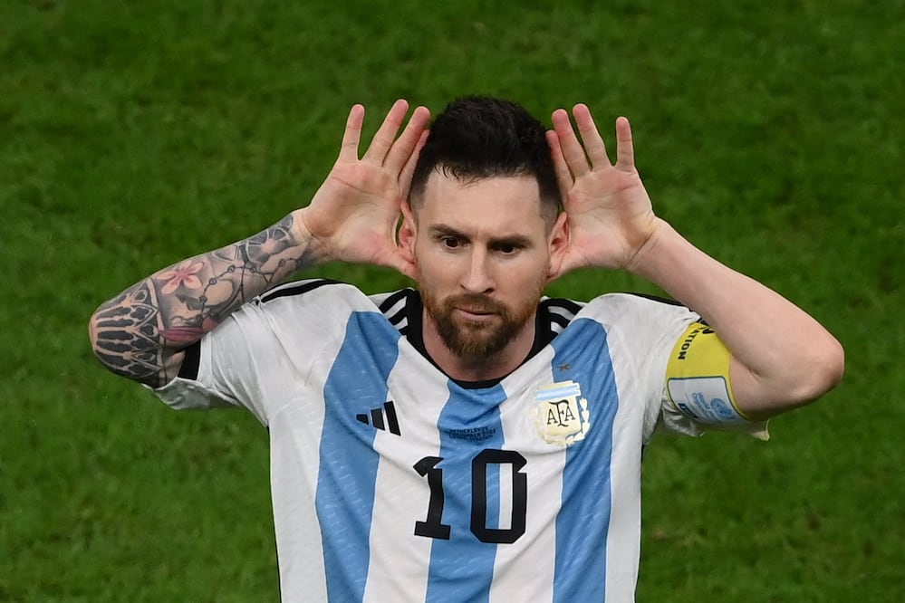 Lionel Messi festejando su gol de penalti / Foto: AFP