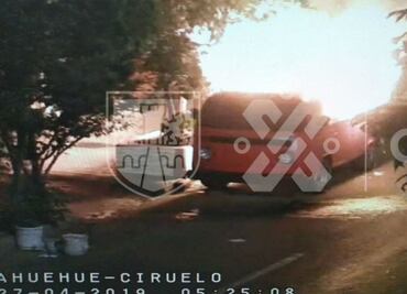 Se incendia vehículo en calles de Azcapotzalco