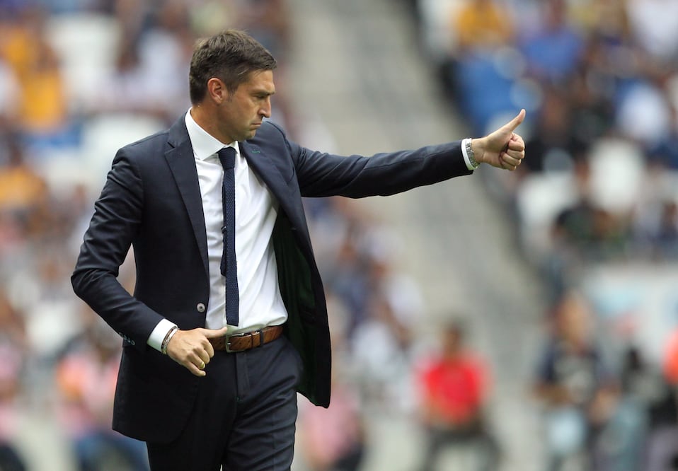 Diego Alonso durante el clásico regio ante Tigres