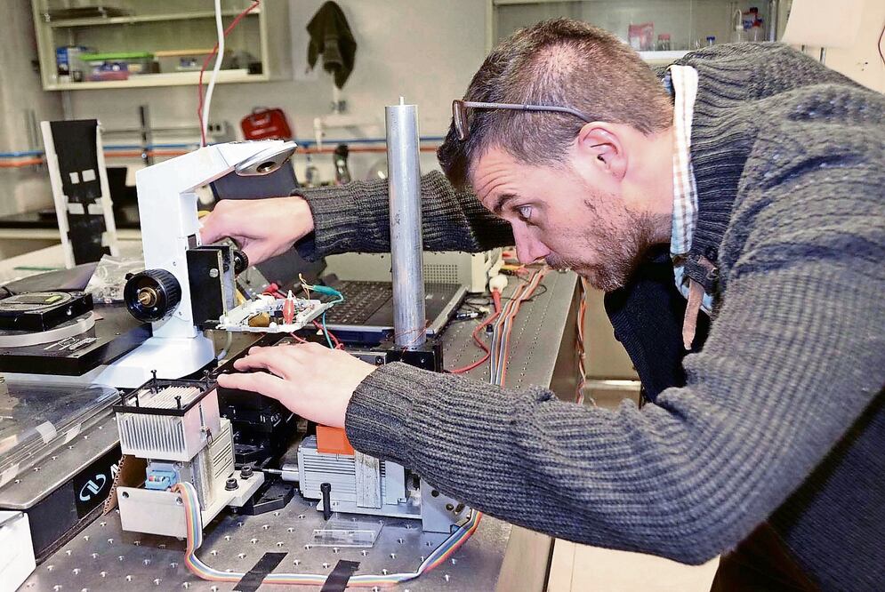 La idea es que sean transparentes para que, como las cajas de Petri, permitan estudiar células bajo el microscopio