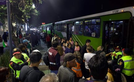 Línea 2 del Metro: cierre de varias estaciones provoca caos y molestias; hay largas filas para abordar autobuses de RTP