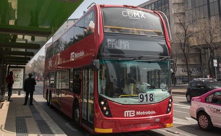 Metrobús presenta cambios este sábado en su servicio debido a desfile navideño