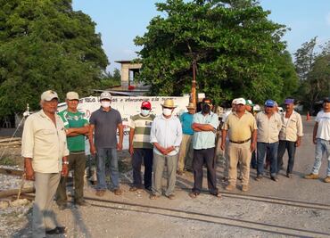 Vuelven a frenan trabajos del Interoceánico en Oaxaca; pobladores exigen obras sociales