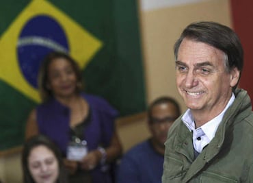 Bolsonaro celebra su victoria y promete "cambiar el destino de Brasil"