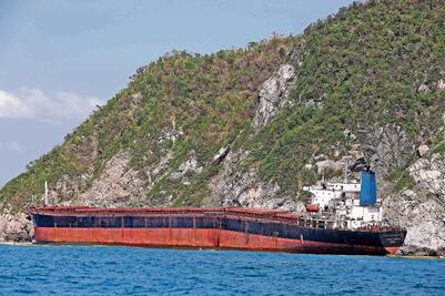 Dan equipo contra especies invasoras