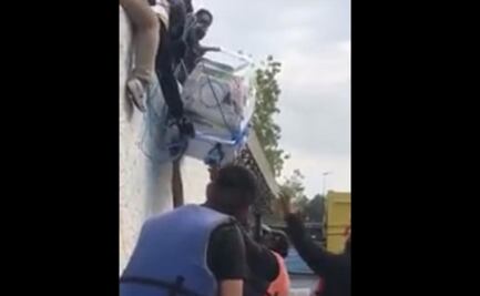 Con mecates, rescatan a bebés de IMSS de Tula