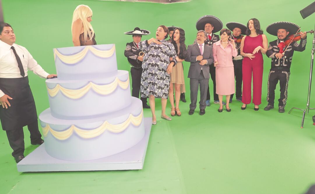 "La parodia" de la familia De la Mora arrancó ayer en el programa. (FOTOS: LUIS CORTÉS. EL UNIVERSAL)