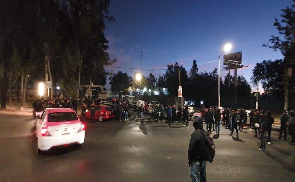 Policías metropolitanos se manifiestan contra su mando "Zorro" por abusos laborales. Foto: Especial
