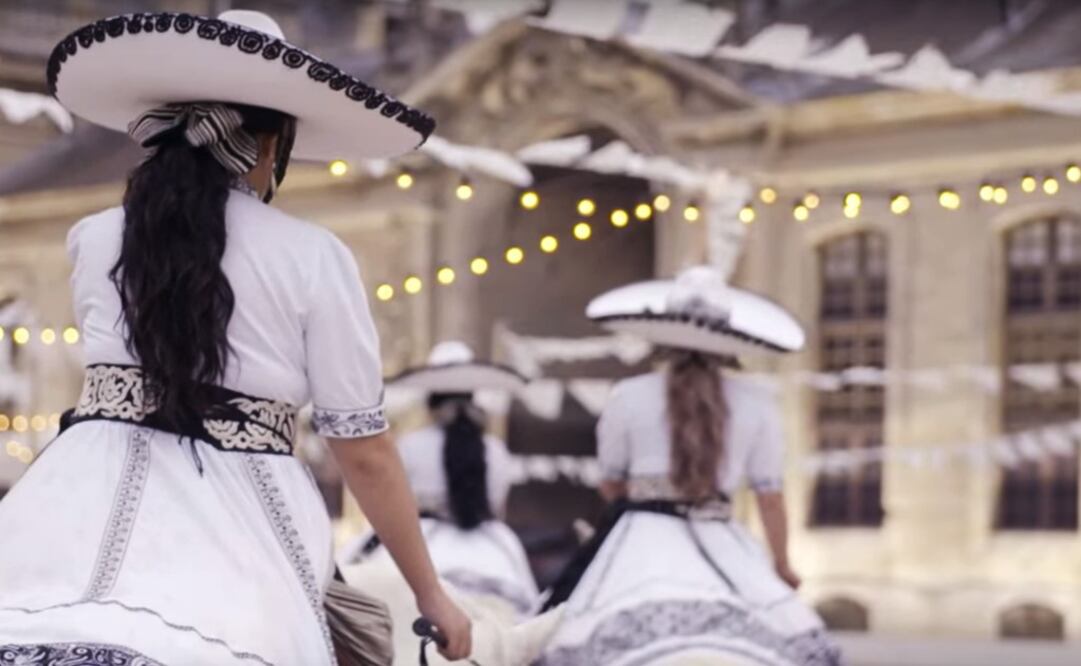 Escaramuzas riding at the opening of the Dior show – Photo: Taken from Dior's Youtube page
