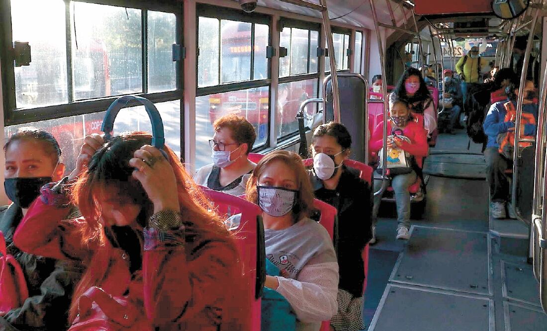 Cuando se levante la contingencialos usuarios del transporte público deberán viajar separados en los asientos y de pie. GRACIELA LÓPEZ. CUARTOSCURO