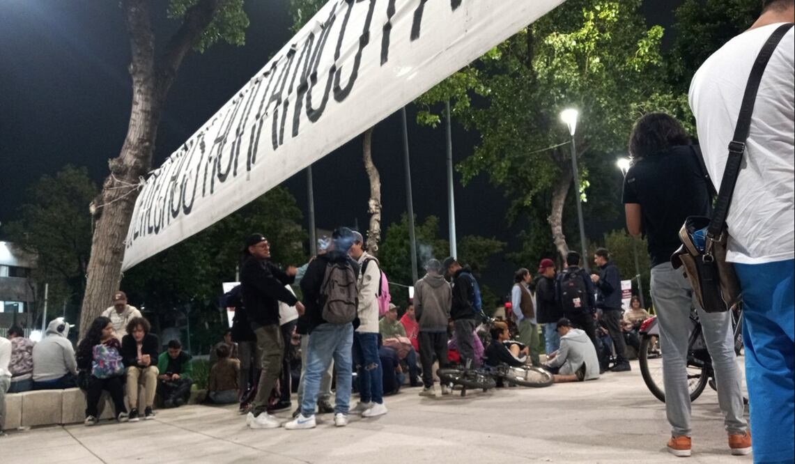 Campamento 420 en la Glorieta Simón Bolívar para el libre consumo de marihuana. Foto: especial