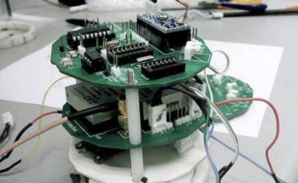 Mexicanos construyen nanosatélite