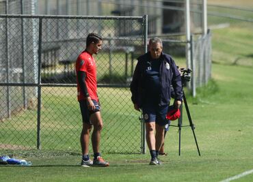 Son 20 técnicos los candidatos para dirigir a Chivas