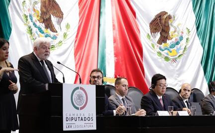Maussan encabeza audiencia OVNI en Cámara de Diputados y afirma: "si México lo acepta, podríamos viajar a otros universos"