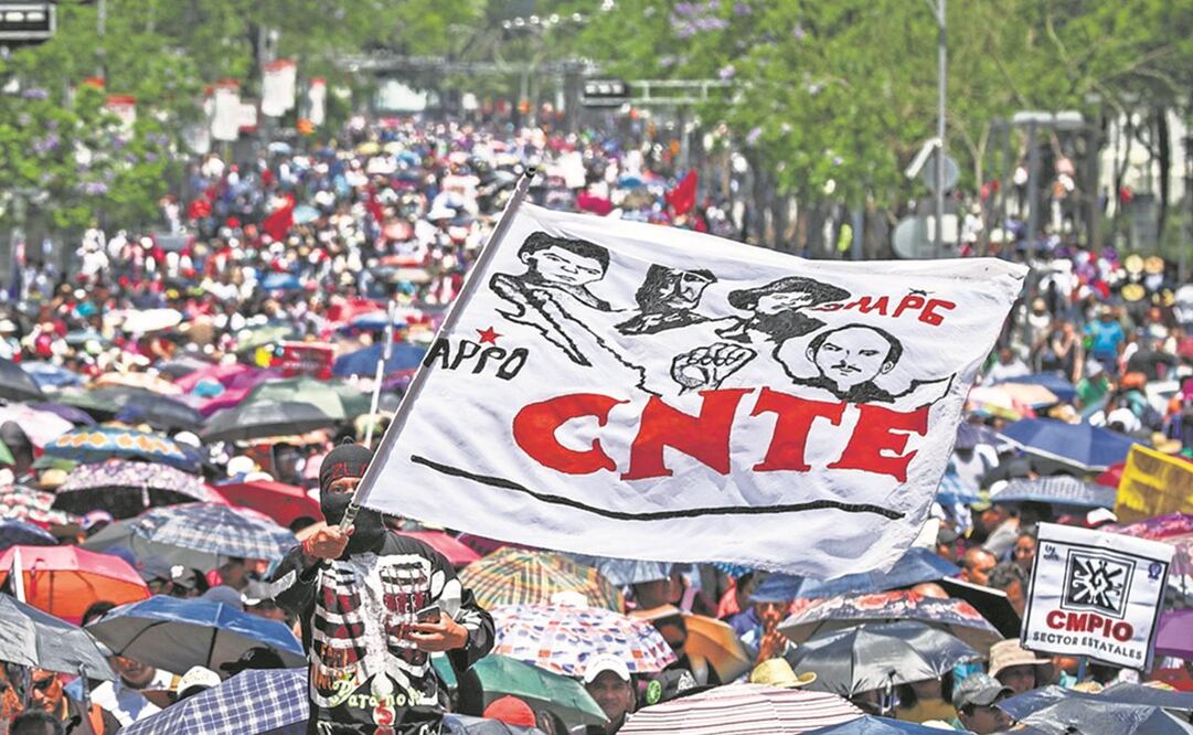 La CNTE asegura que el actual gobierno federal es mentiroso y neoliberal, ya que no hay una diferencia con los anteriores. Foto: ARCHIVO. EL UNIVERSAL