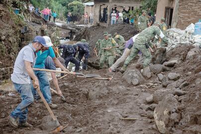 Suman ocho muertos por desbordamiento de río en Peribán