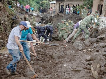 Suman ocho muertos por desbordamiento de río en Peribán