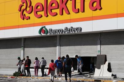 Sigue saqueo de comercios en Plaza Jardines de Tultitlán