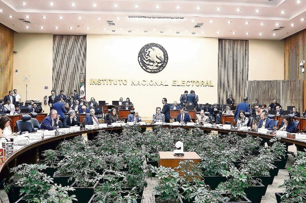 Plazo. El INE estableció un término de 10 días a la Coalición Meade Ciudadano por México para cambiar su nombre y evitar inequidad en la elección (ARCHIVO EL UNIVERSAL)