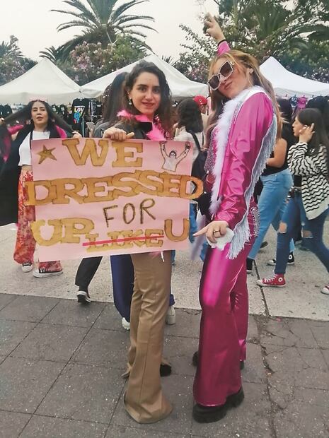 Fans se quedan con ganas de saludo de Harry Styles