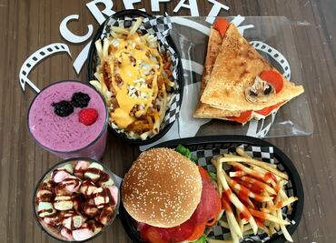 Crepas y hamburguesas estilo pizza