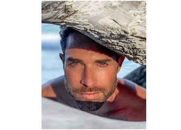 Sebastián Rulli posa desnudo y reflexiona sobre la basura