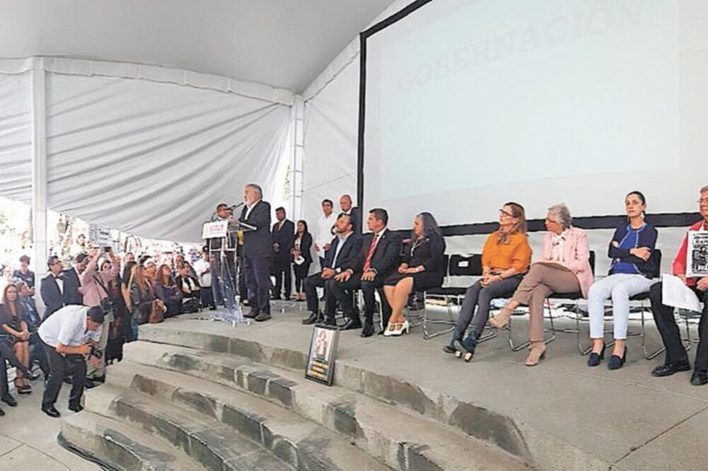 Alejandro Encinas comentó que a 48 años del Jueves de Corpus se inaugurará una exposición de arte y se presentará un documental. Foto: TOMADA DE TWITTER