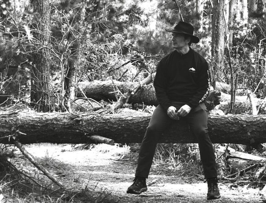 El autor Forrest Gander estuvo casado con la poeta CD Wright, quien murió en 2016 y detonó la escritura de Be With, libro ganador del Premio Pulitzer en 2019. / Ashwini Bhat