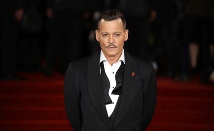 ¿Johnny Depp ebrio en alfombra roja?