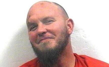 Hombre borracho se equivoca de casa; confunde a vecino con intruso y lo mata