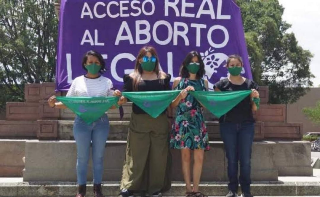 Activistas lanzan campaña en el transporte público de Veracruz y Oaxaca para difundir información sobre el aborto y los derechos de las mujeres (14/02/2025). Foto: Especial