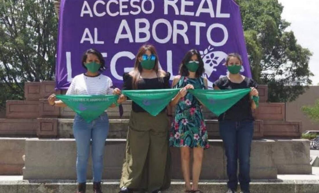 Activistas lanzan campaña en el transporte público de Veracruz y Oaxaca para difundir información sobre el aborto y los derechos de las mujeres (14/02/2025). Foto: Especial